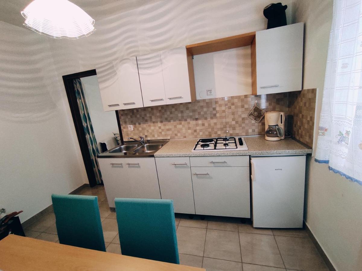 App Karmen With Free Parkig Apartment Poreč Exterior foto