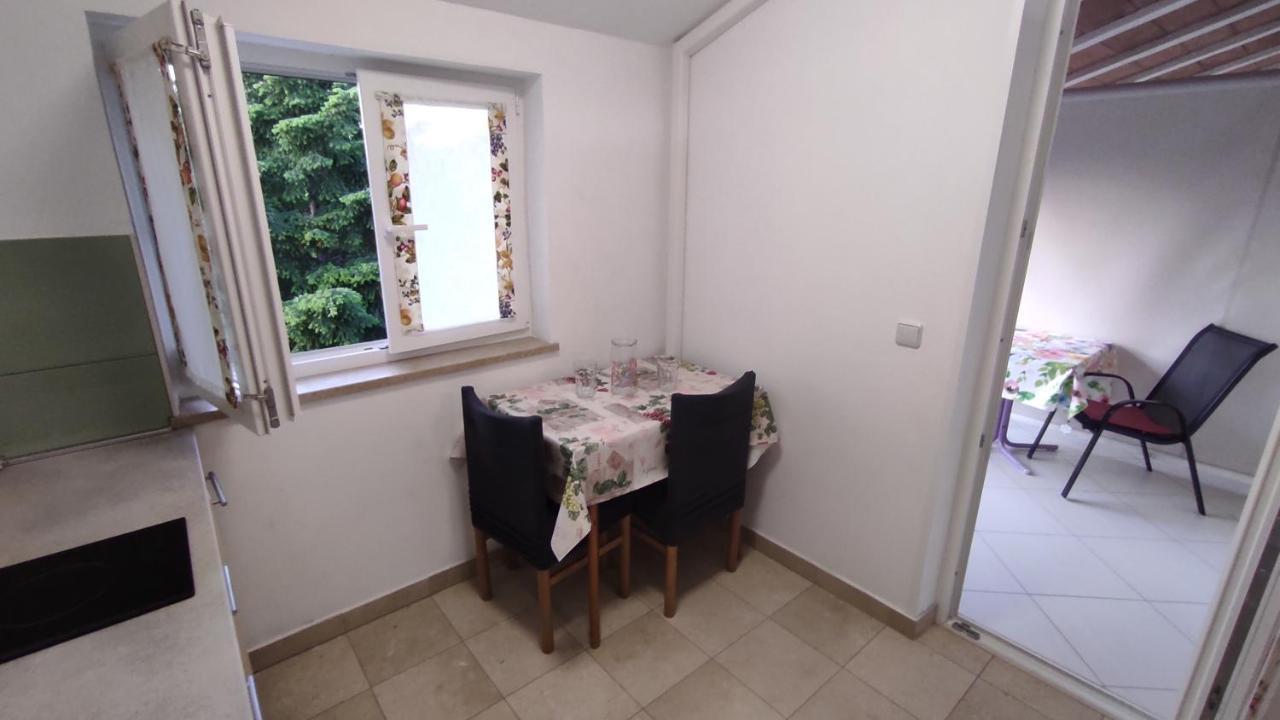 App Karmen With Free Parkig Apartment Poreč Exterior foto